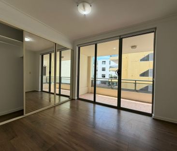 Refreshed Large Three Bedroom Apartment with Expansive Entertaining... - Photo 6