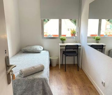 Calle de Almonacid, Madrid, Community of Madrid 28038 - Photo 6