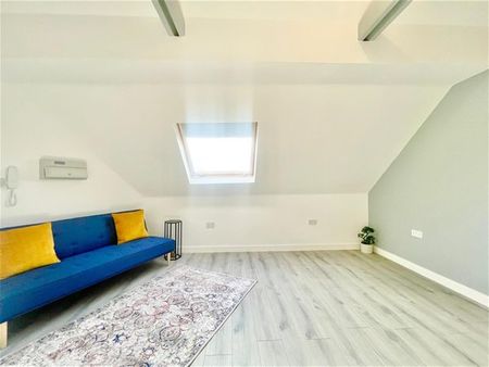 74 Higham Hill Road, London - Photo 2