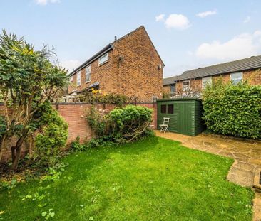 4 bedroom detached house to rent - Photo 2