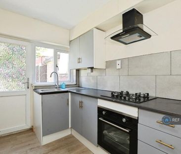 1 bedroom in a house share to rent - Photo 6