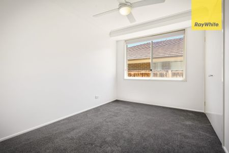 Fully Renovated Spacious Quality Family Home in Quakers Hill - Photo 2