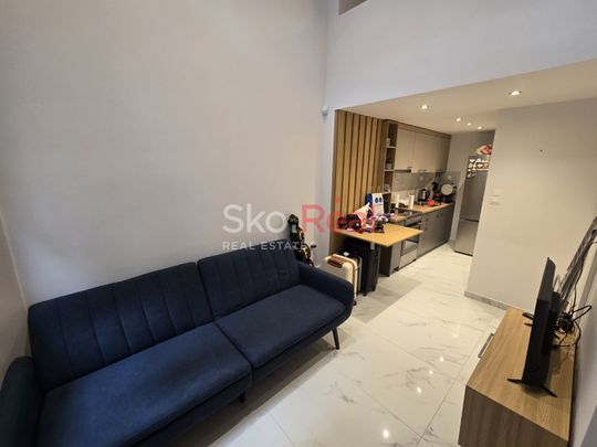 ΕΝΟΙΚΙΑΖΕΤΑΙ ριζικά ανακαινισμένο Loft δύο επιπέδων 40τ.μ στον Ισαόγειο χώρο﻿. - Photo 1