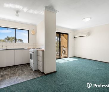2x Bedroom - 1x Bathroom Apartment in Rivervale! - Photo 5
