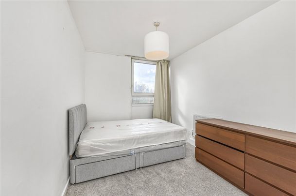 Henty Close, London, SW11 - Photo 1