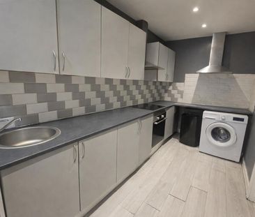 Humes Avenue, London W7 - Photo 3