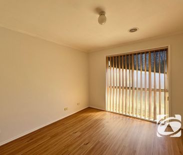 COMFORTABLE & CONVENIENT 3-BEDROOM FAMILY HOME! - Photo 6