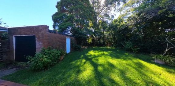 Charming Californian Bungalow with Light-Filled Spaces in Prime Lane Cove Location - Photo 2