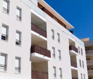 location Appartement T2 DE 46.9m² À LA SEYNE SUR MER - Photo 2