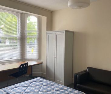 3 bedroom apartment to rent - Photo 3