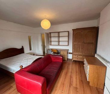 Coventry Road, SO15 - Photo 5