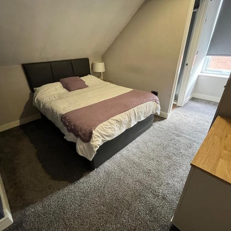 1 bedroom in a house share to rent - Photo 1