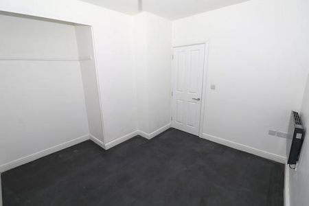 1 bedroom ground floor flat to rent - Photo 4