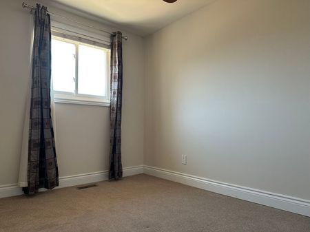 For Lease - 28 Collins Crescent Unit# Upper, Aurora, Ontario - Photo 5