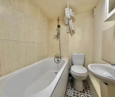 1 Bedroom Apartment To Let - Photo 5