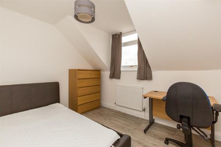 1 bedroom in a house share to rent - Photo 4