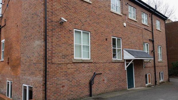 4 bedroom apartment to rent - Photo 1