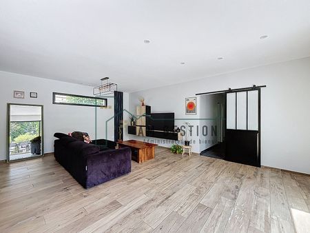 Location Maison 5 pièces 149m² - Photo 2