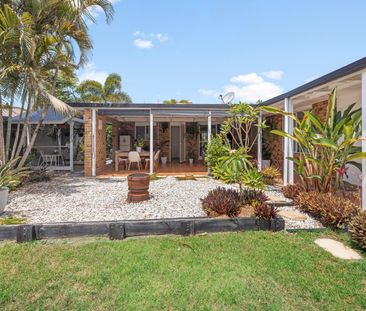 11 Gretel Drive, Beachmere QLD 4510 - House For Rent - $695 | Domain - Photo 5
