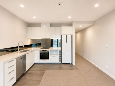 1 Bedroom on Enfield St - Photo 5