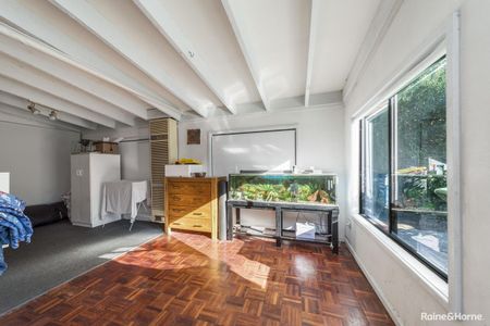 Charming brick home close to Town - Photo 5