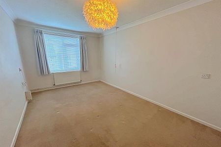 2 bedroom retirement property to rent - Photo 3