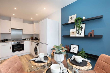 2 bedroom semi-detached house to rent - Photo 2