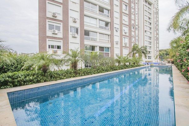 Apartamento com 2 quartos e 75m² para alugar em Passo da Areia, Porto Alegre. - Photo 1