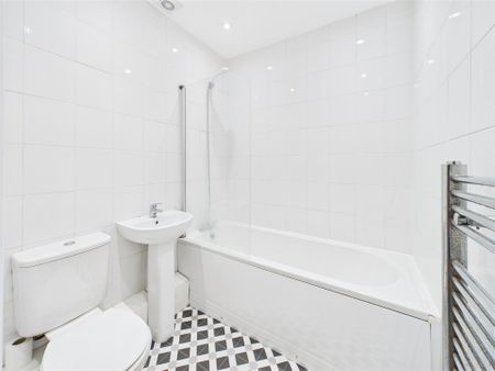 2 bedroom Maisonette to rent - Photo 4