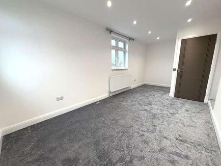 St. Ursula Grove, Pinner, HA5 - Photo 5