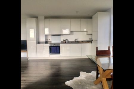 2 Bed Flat, Macey House, SE10 - Photo 2