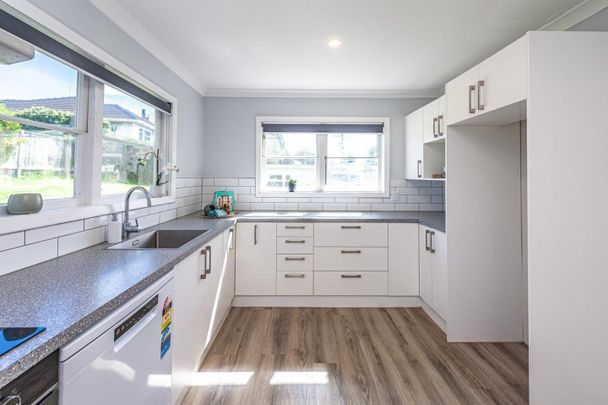 Three-bedroom St Johns Hill home - Photo 1
