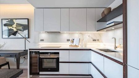 Luxurious One-Bedroom Apartment at Garrett Mansions - Photo 4