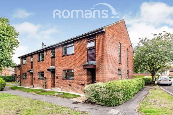 Wellesley Close, Ash Vale, GU12 - Photo 1