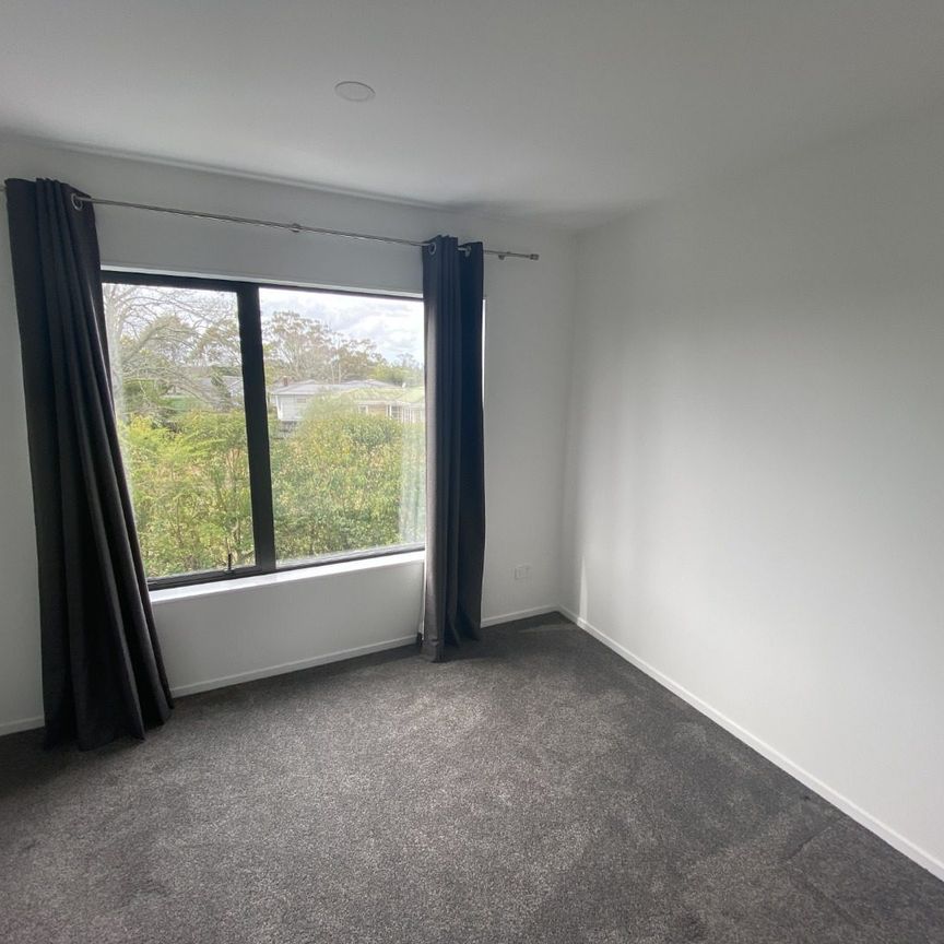 Discover comfort and style at 2/20 Metcalfe Rd, Ranui. - Photo 1