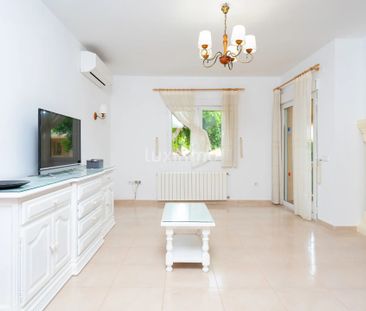 Charming 4-Bedroom Mediterranean Detached House in Partidas, Moraira - Photo 4