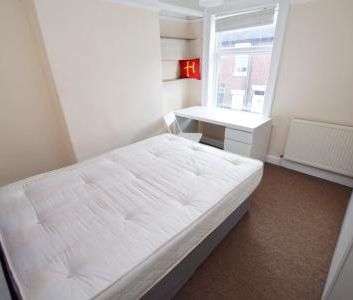 Newcastle Street, Newcastle-Under-Lyme, ST5 - Photo 3