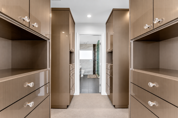 1560 Chippendale Court apartment — West Vancouver, BC (4-Bedroom) - 4 Bedroom - Photo 1