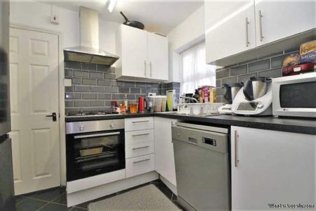 3 bedroom property to rent in Reading - Photo 4