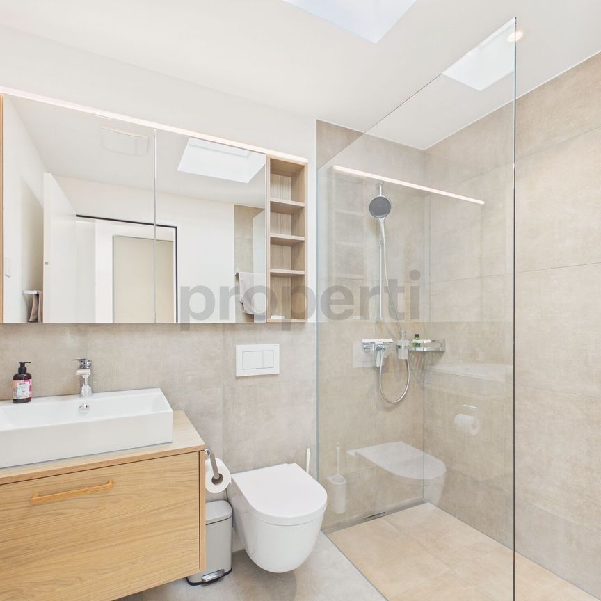 Modern 3.5-room furnished apartment with 2 balconies, with lake and mountain views in Pfäffikon ZH - Foto 1