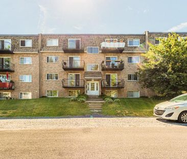 3 1/2 - 305 Rue Pineault, Mont-St-Hilaire - Photo 2