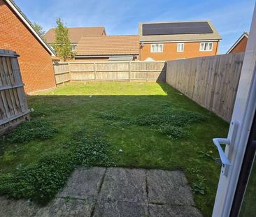 3 bed semi-detached house to rent in Apollo Crescent, Norwich, NR5 - Photo 2