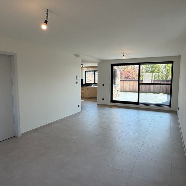 Appartement te huur in Zonhoven voor € 1.375 met 3 slaapkamers - Photo 1