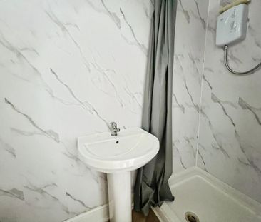 1 bedroom Flat To Let - Photo 4