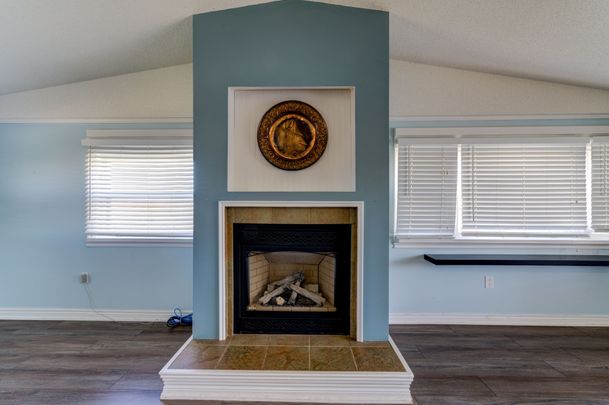 For Lease - 15 Willow Street, Wasaga Beach, Ontario - Photo 1