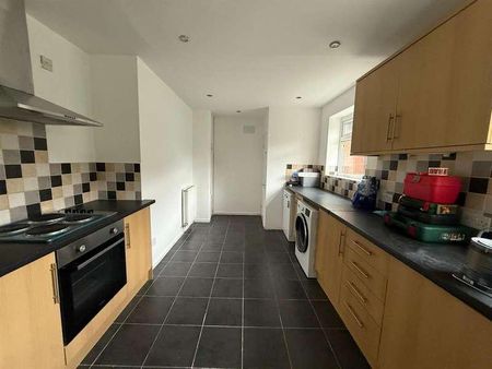 Barchester Avenue, Bolton, BL2 - Photo 3