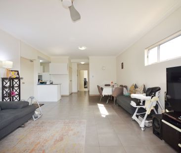 Conveniently Situated near Wentworthville Train Station&excl;&excl;&excl;&excl; - Photo 1