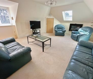 2 bedroom flat to rent - Photo 2