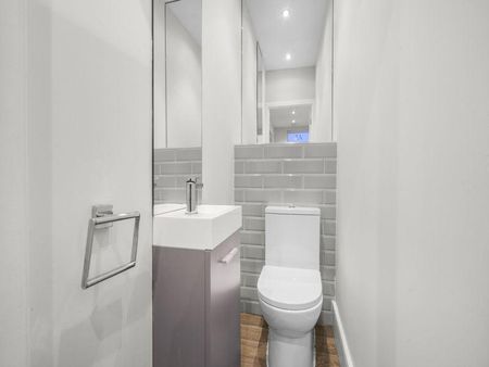 3 bedroom terraced house to rent - Photo 3