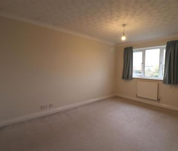 4 bedroom detached house to rent - Photo 5